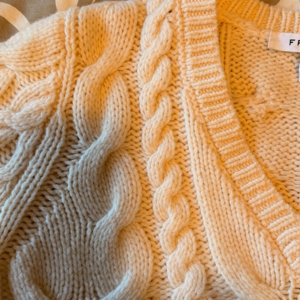 FRAME Cropped Merino Wool Sweater - Picture 4 of 6